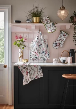 Ulster Weavers Oriental Birds Theemuts Katoen Crème -Alessi Winkel oriental birds main klein 3